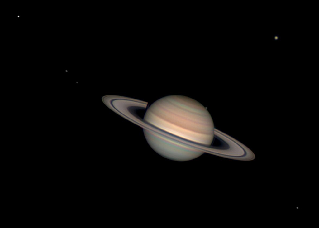 0807-astronomy-photographer–Andy-Casely Saturno com seis luas.