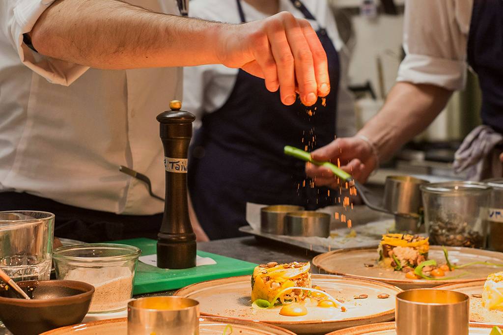 Manual: como temperar sua comida feito um chef