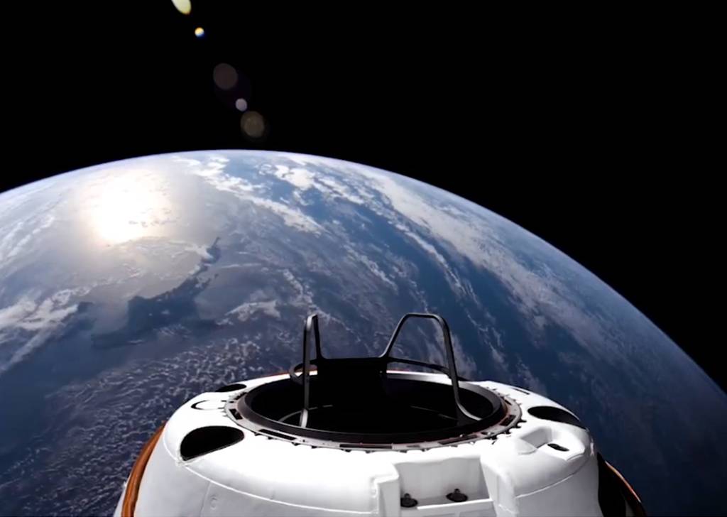SpaceX chega a ponto mais distante da Terra desde a ida do homem à Lua