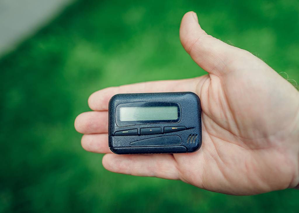 Como funciona um pager – e como aparelho pode ter causado explosões no Líbano