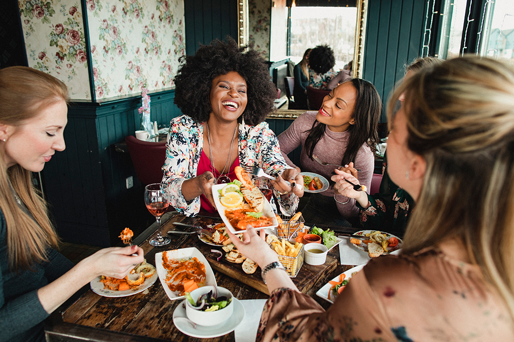 Seus amigos afetam sua microbiota intestinal. Entenda como