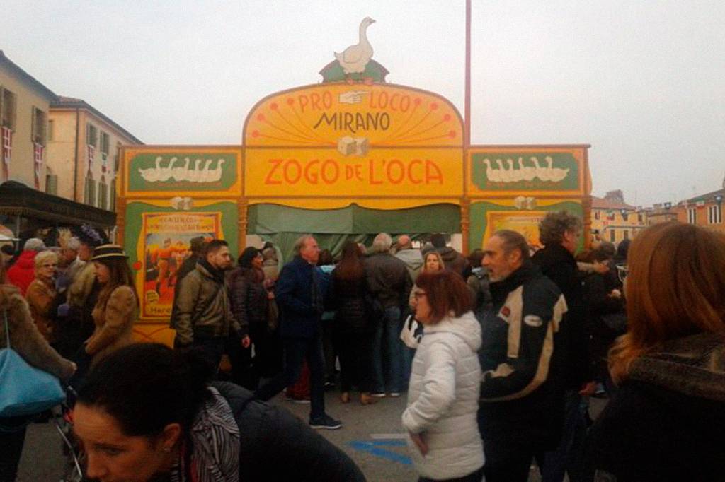 Todo ano, esta cidade italiana se transforma em um grande jogo de tabuleiro