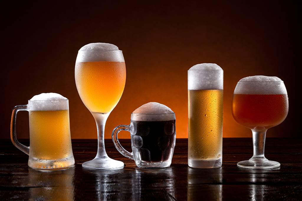 Qual o melhor copo para beber cerveja, de acordo com a matemática?