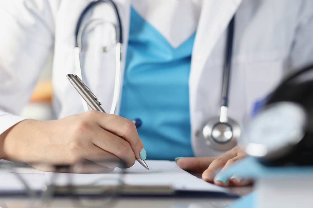 Por que ser liberado do hospital se chama “alta”?