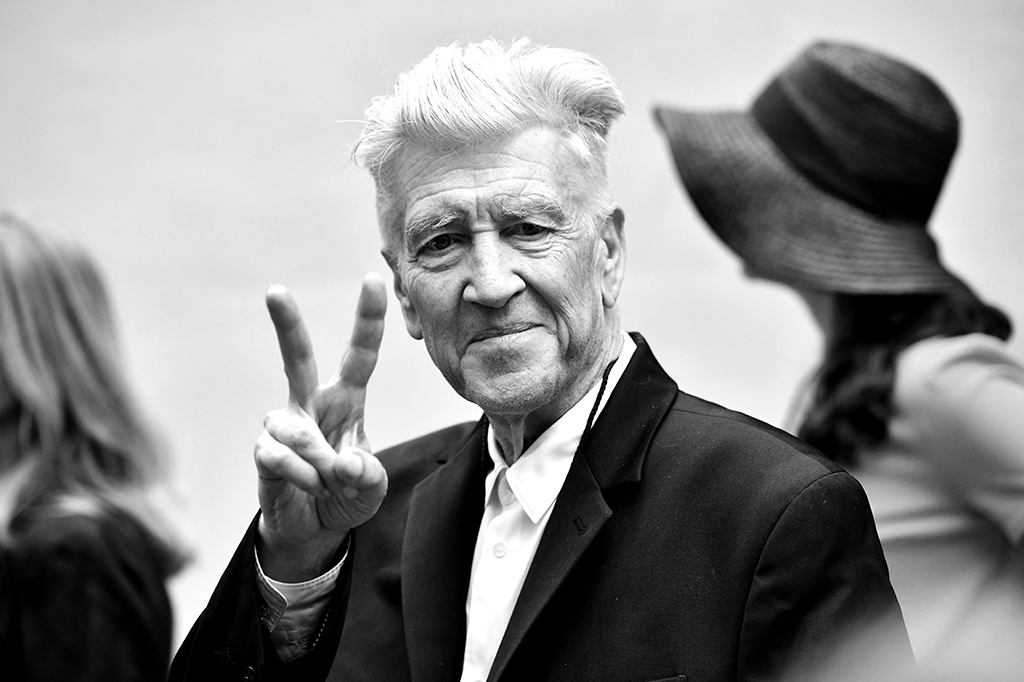 O que é “meditação transcendental”, que David Lynch praticava e queria implementar no Brasil