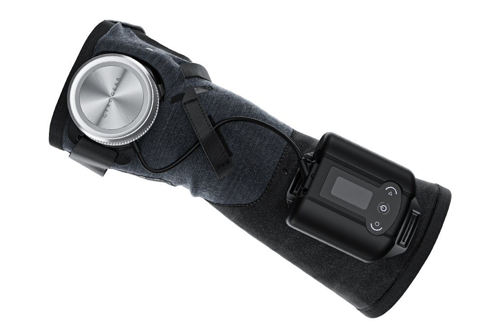 Imagem, em fundo branco, de uma luva especial para portadores da doen&ccedil;a de Parkinson.