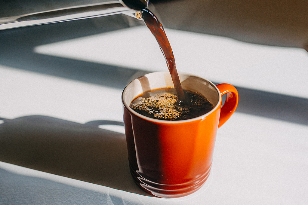 Consumo frequente de café pode melhorar microbiota intestinal, mostra estudo