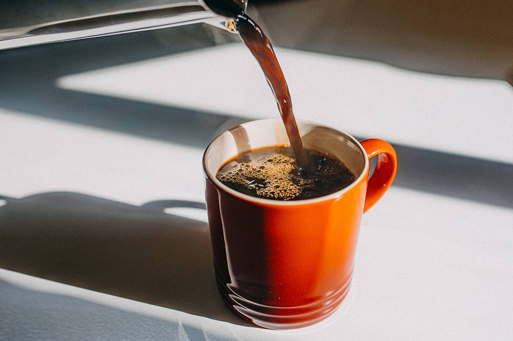 Consumo frequente de café pode melhorar microbiota intestinal, mostra estudo