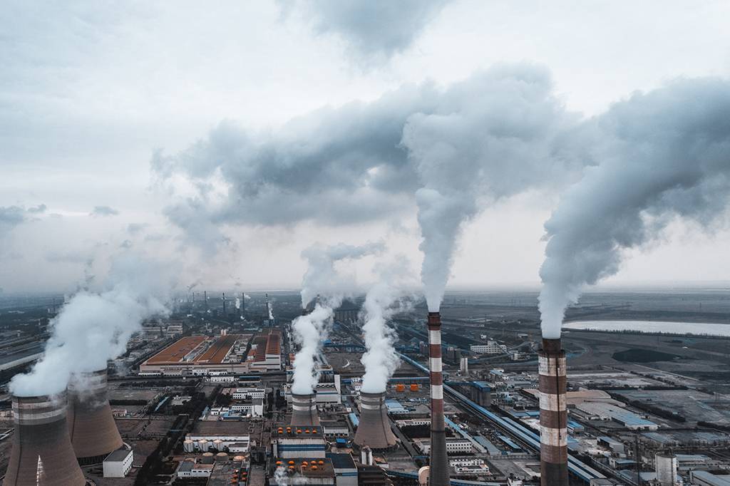 36 empresas de combustíveis fósseis respondem por metade das emissões totais de CO2