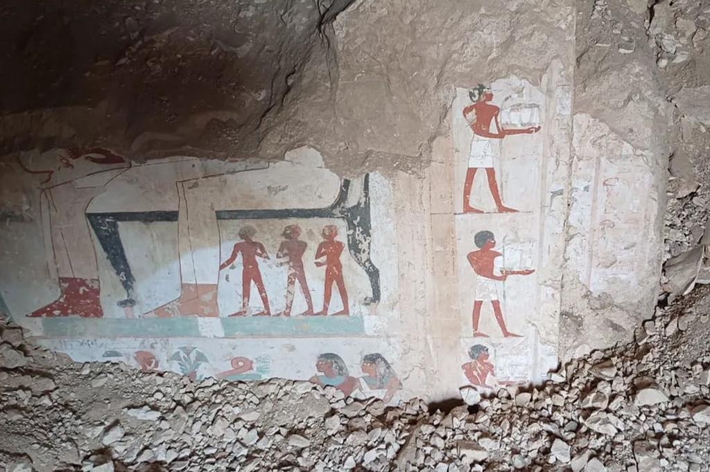 Pinturas no túmulo de Amum-em-Ipet retratam um cortejo fúnebre e um banquete.
