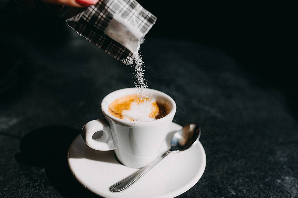 Aspartame: adoçante é livre de calorias, mas não livre de riscos