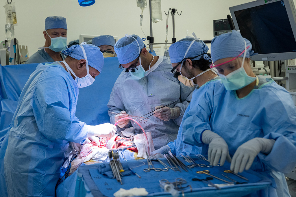 Médicos americanos realizam primeiro transplante de bexiga da história