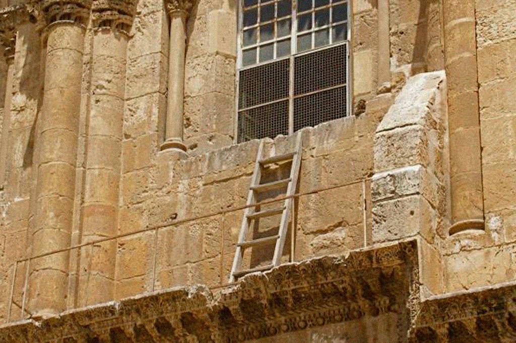 A escada de Jerusalém que só pode ser movida se 6 religiões concordarem