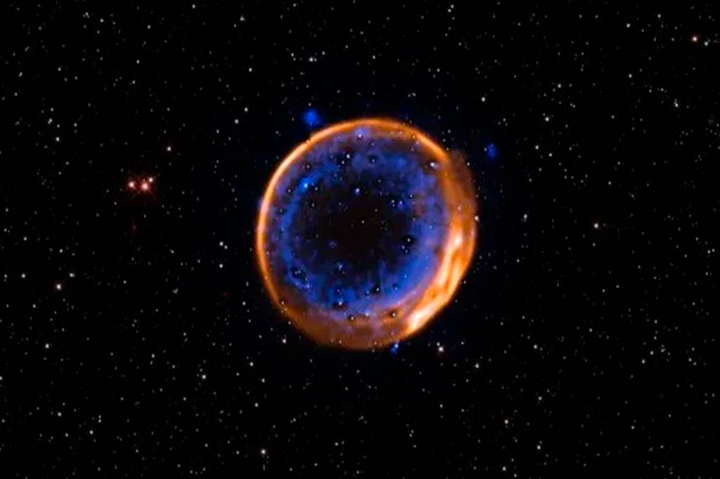 Telescópio fotografa estrela que “morreu” duas vezes. Entenda