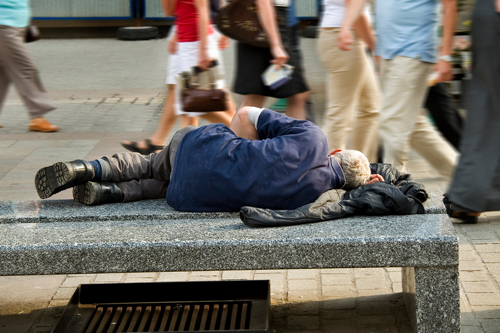 Desigualdade social e instabilidade política aceleram envelhecimento, segundo estudo