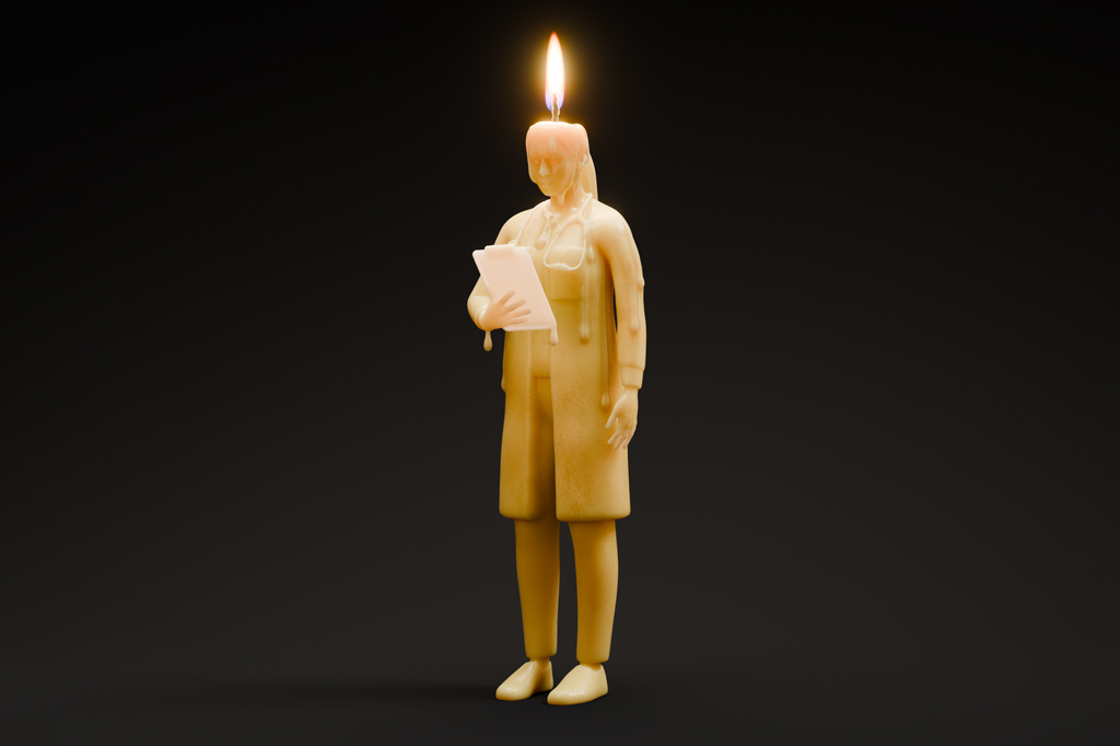 Imagem, em fundo preto, de uma mulher feita de cera com um pavio acesso acima da cabe&ccedil;a. Ela est&aacute; de p&eacute;, vestindo jaleco e carregando uma prancheta e um estetosc&oacute;pio.