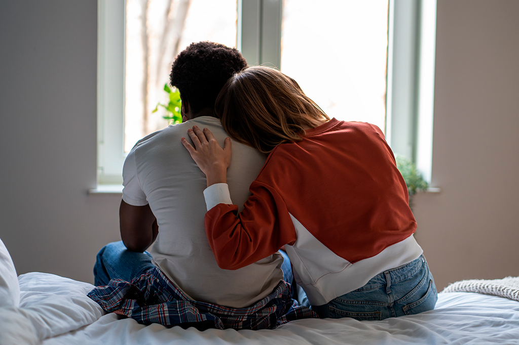 Casais têm mais chances de compartilhar transtornos psiquiátricos, diz estudo