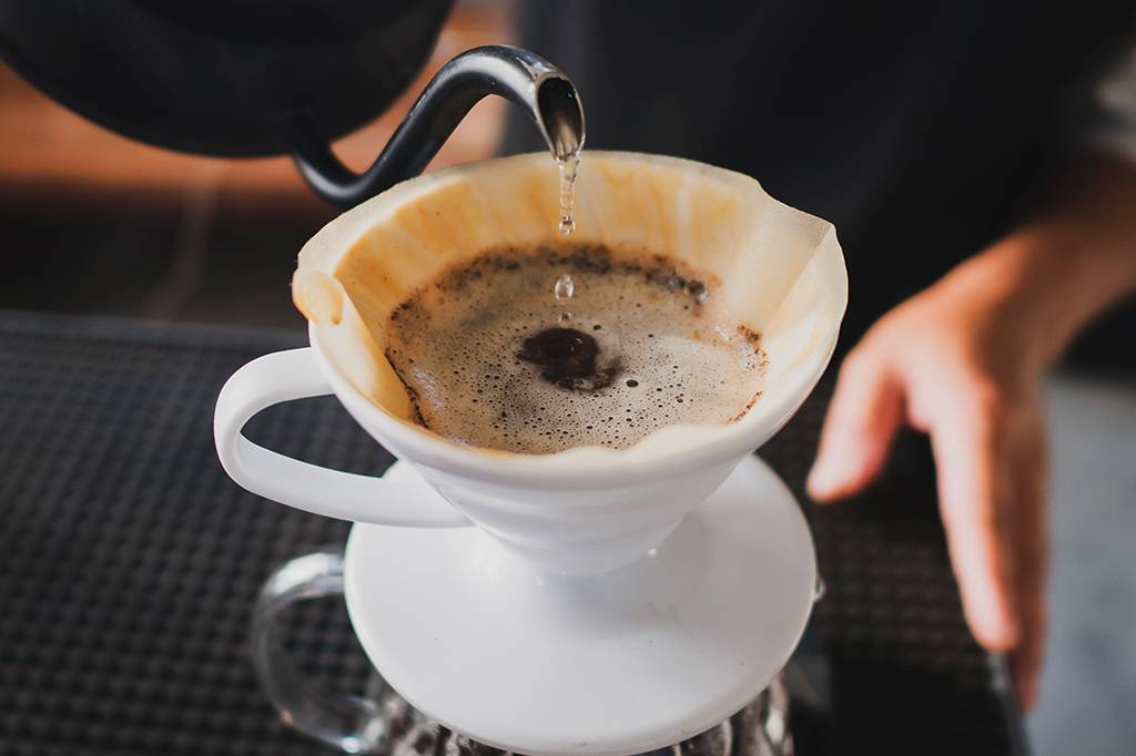 A maneira como você passa o café pode alterar o efeito da bebida no corpo