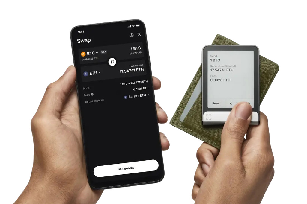 Imagem, em fundo branco, de um smartphone e uma carteira eletr&ocirc;nica.