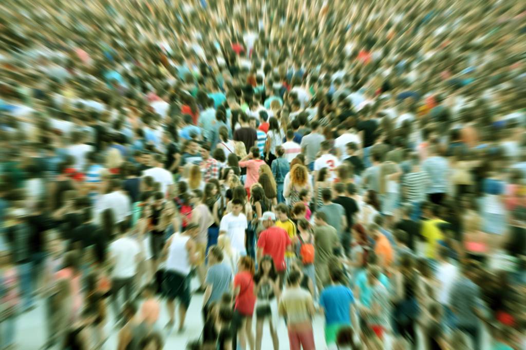 Uma casa sem espelhos: entenda a crise do IBGE
