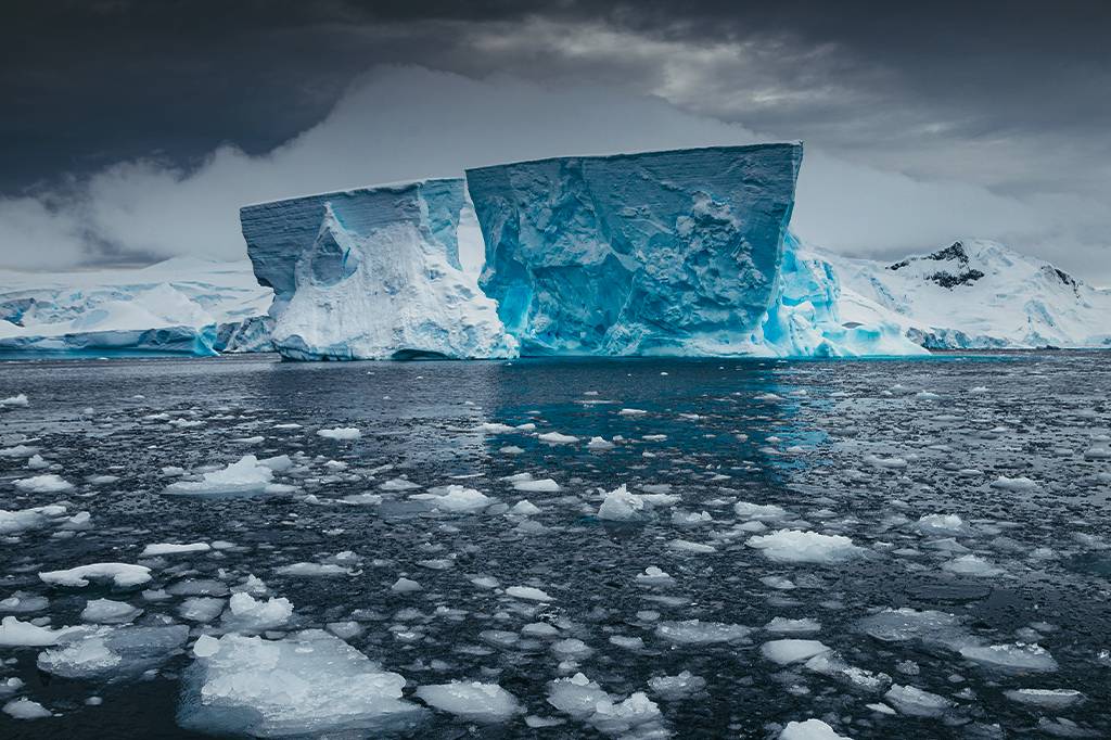 Cientistas mapeiam onde o derretimento do gelo na Antártica vai mais elevar o nível do mar