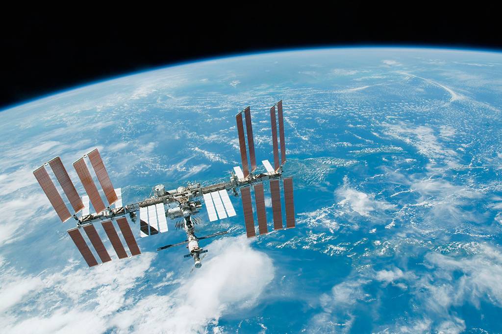 Vírus evoluem de forma inesperada no espaço – e podem combater superbactérias