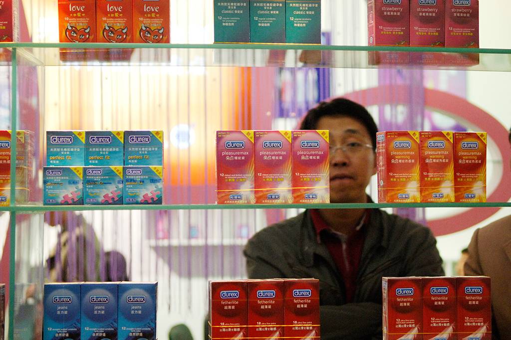 Novo imposto sobre camisinhas da China não será eficaz para conter queda na taxa de fertilidade