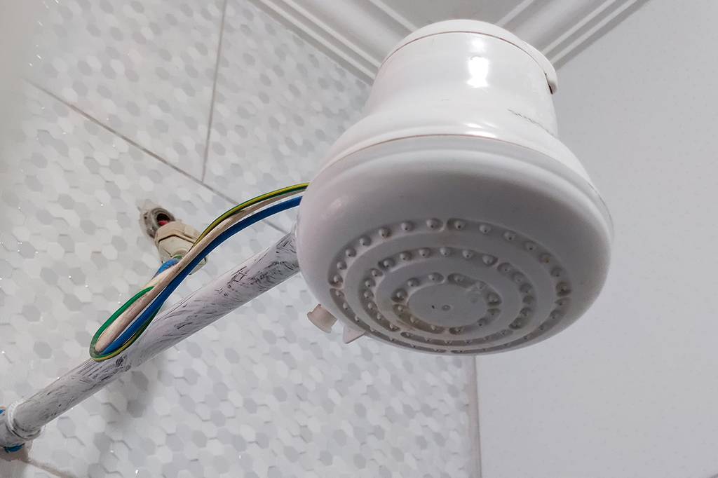 Quem inventou o chuveiro elétrico?