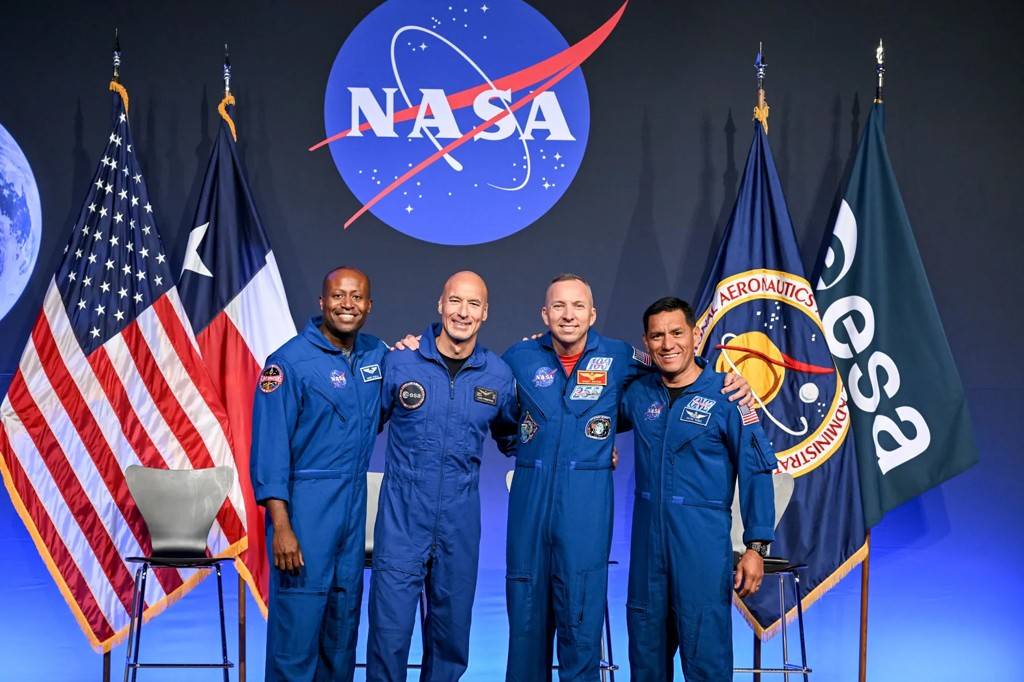 Quem são os astronautas que vão tripular a nova missão Artemis III em 2027