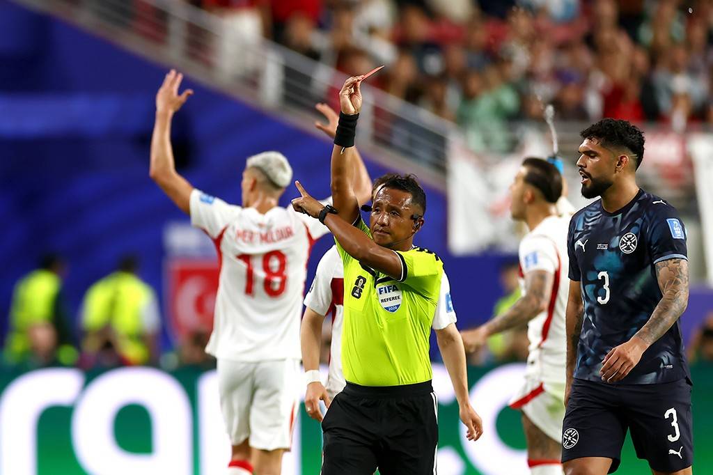 Como é a Lei Vini Jr., aplicada de forma inédita na Copa do Mundo