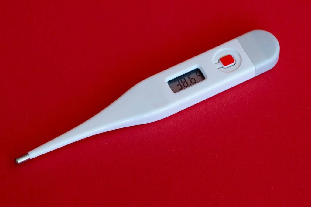 Por que a febre é pior durante a noite?