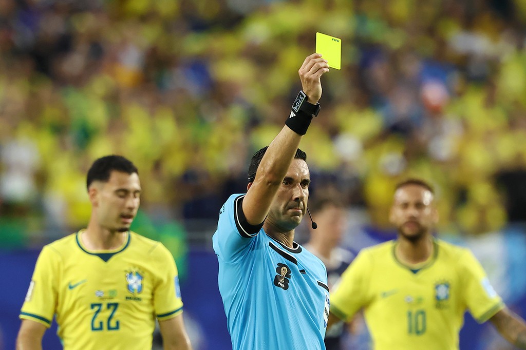 Cartão amarelo desconta do salário dos jogadores? Entenda