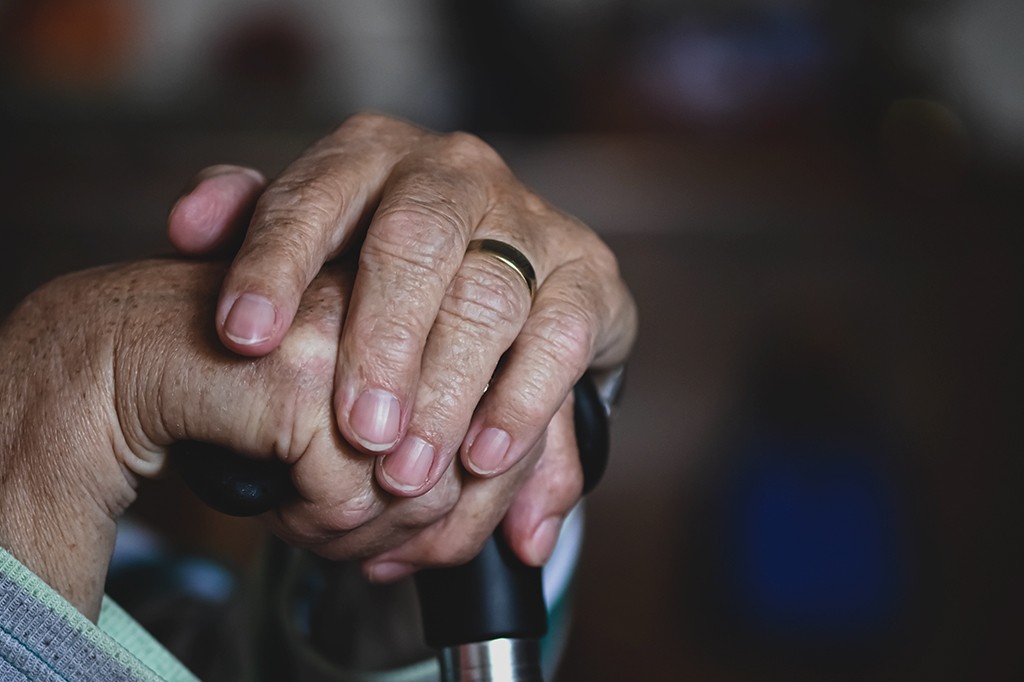 Três fatores de saúde podem adiar o aparecimento da demência em até 13 anos, diz estudo